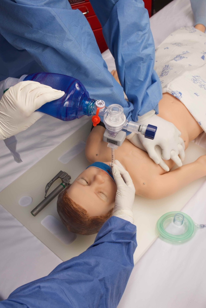 CPR-Übung an Pädiatrie Patientensimulator HAL S2225