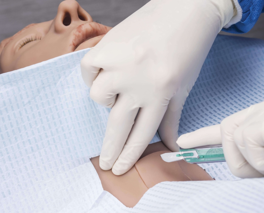 Gaumard-S5301-chirurgie-uebung-Atemweg-galerie Chirurgie-Übung an Gaumard HAL-S5302-Simulator