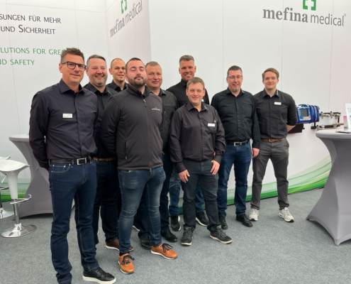 Messestand und Mitarbeiter von Mefina Medical auf der Rettmobil