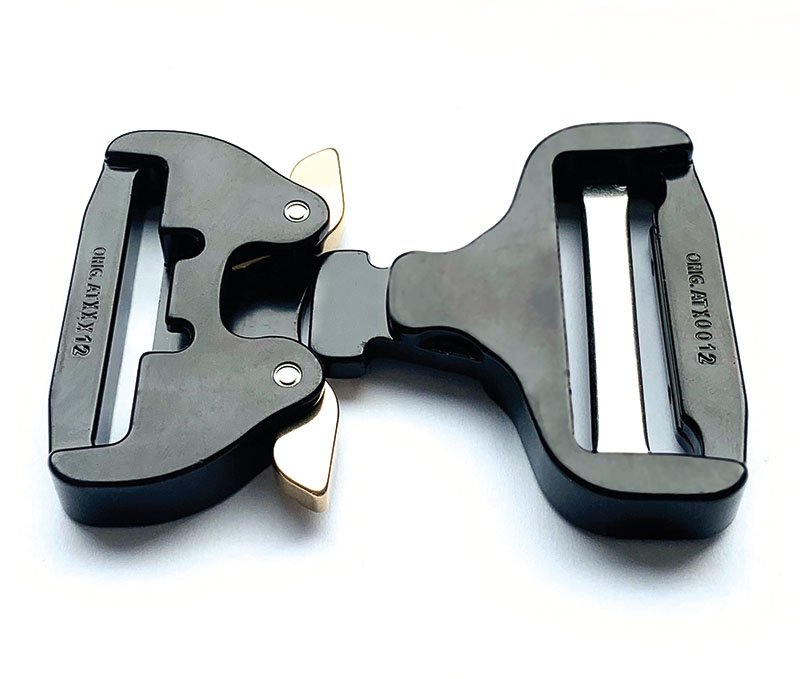 EMS-Click Gurtschloss aus rostfreiem Metall von Mefina Medical garantieren optimale Hygiene