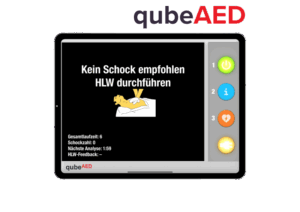 qubeAED_iPad-MockupLogo Tablet Ansicht des qubeAED Defibrillator Simulators in Benutzung